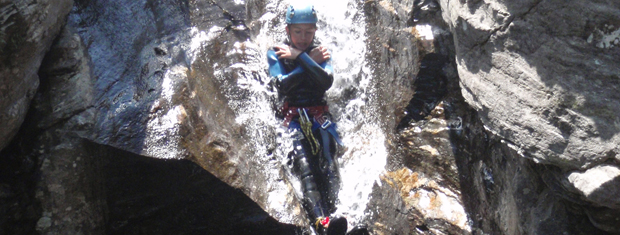 Canyoning en Lozère dans le canyon du Roujanel